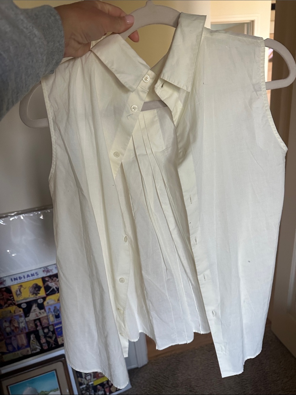 Marnie Sleeveless Pleated Button-Up Blouse in Ivory